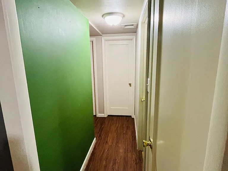 515 Avenue C — Photo 8
