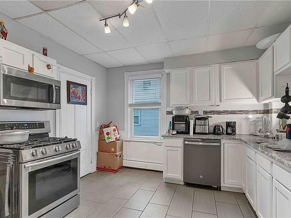 2nd image of 69-71 Sorrento St