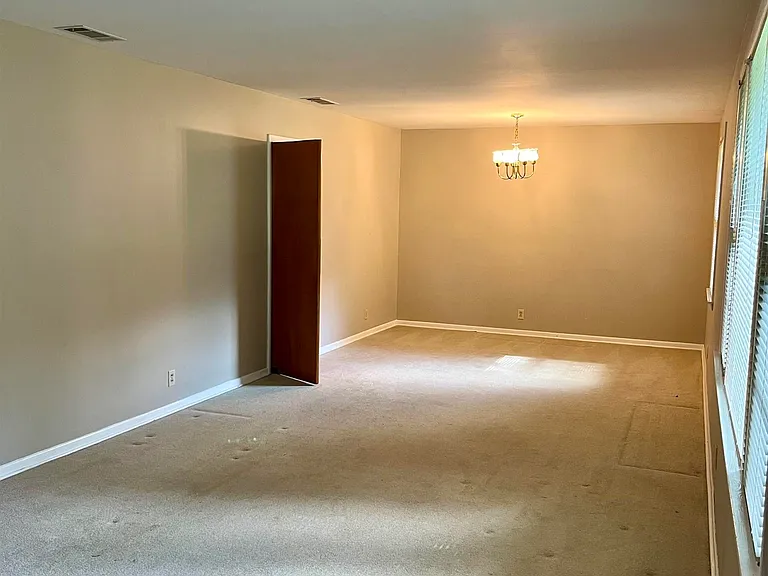 415 Harolds Dr NW — Photo 9