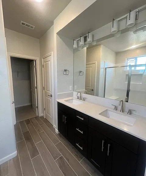 873 Eclipse Ln — Photo 2