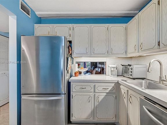 2nd image of 2901 NW 46th Ave APT 306