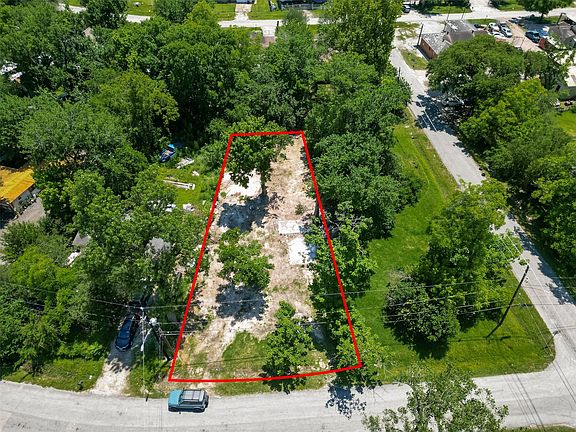 2nd image of 3704 Topping St