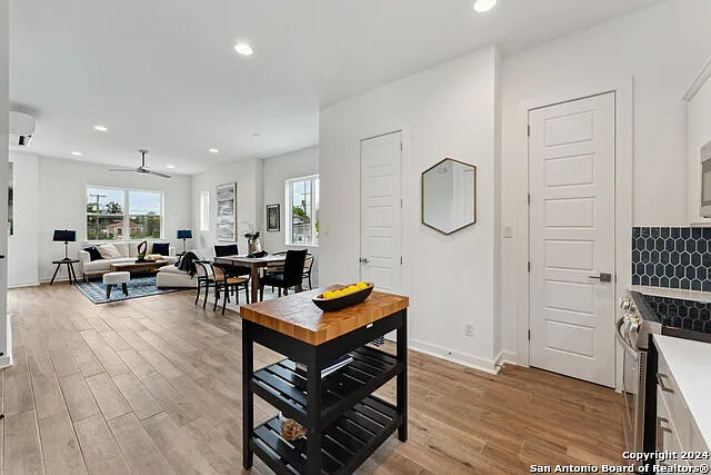 3214 N Elmendorf St — Photo 8