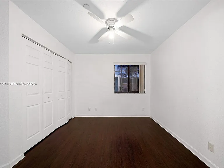 3903 Tree Top Dr #3903 — Photo 4