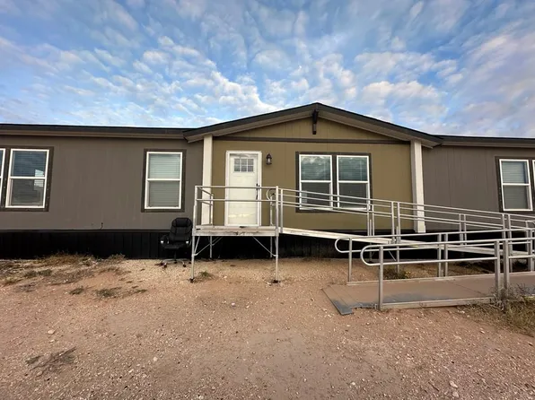 713 W 6th St, McCamey, TX 79752