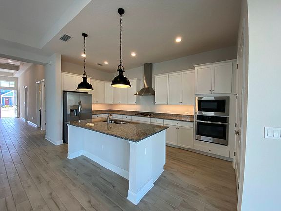 3rd image of 52 Farmers Branch Ave