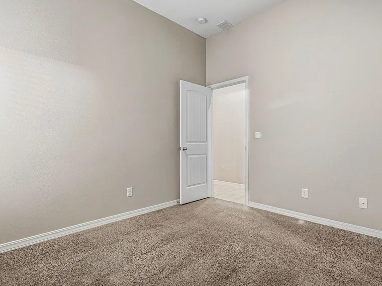 212 Lydia St — Photo 19