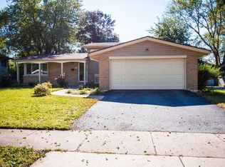 582 Ranger Dr, Chicago Heights, IL 60411