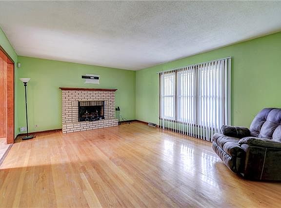 4th image of 1735 N 85th St