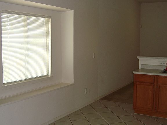 4th image of 708 Laramie River Ave