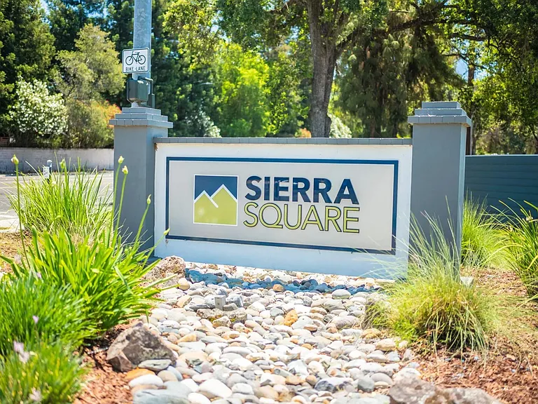 Sierra Square — Photo 1