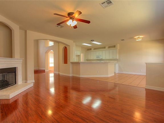 2nd image of 2403 Branum Dr
