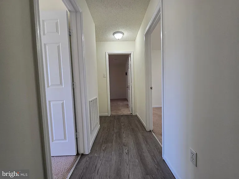 23 Lordship Ln — Photo 32