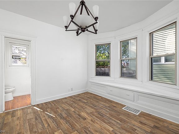 4th image of 4311 Mapledale Ave
