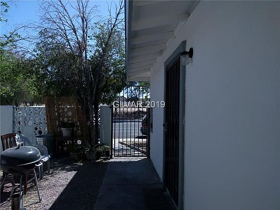 2nd image of 2617 Cedar Ave APT 3