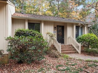 6004 Applewood Ln, Raleigh, NC 27609
