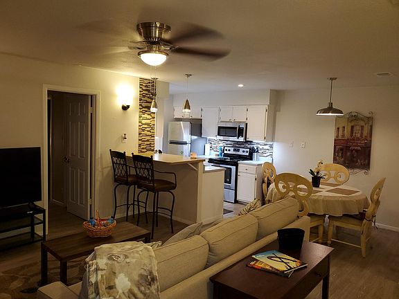 3rd image of 8903 Pineridge Dr #B