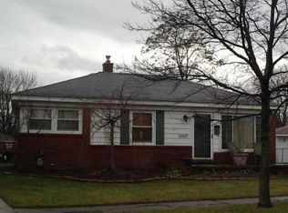 29877 Tamarack Ct, Flat Rock, MI 48134