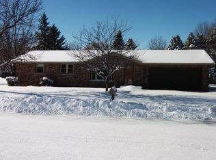 1307 Sunray Ln, Green Bay, WI 54313
