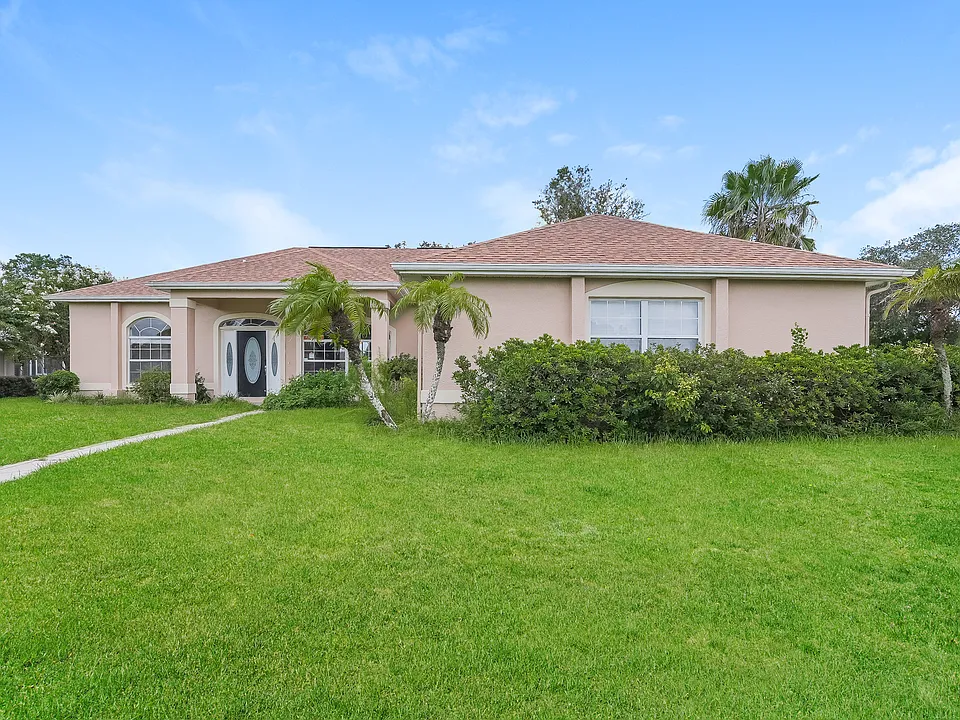 4122 Chesterfield Dr