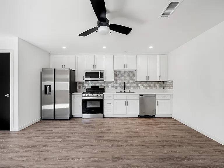 4851 Faculty Ave #B — Photo 5