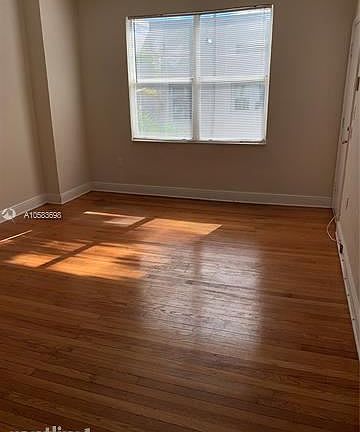 3rd image of 726 Meridian Ave