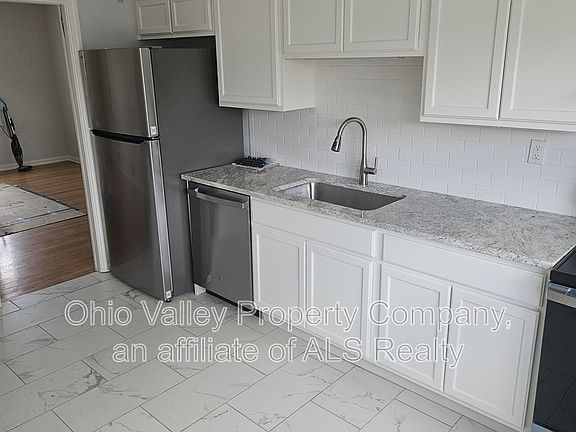2nd image of 2915 Abigail Dr APT 1