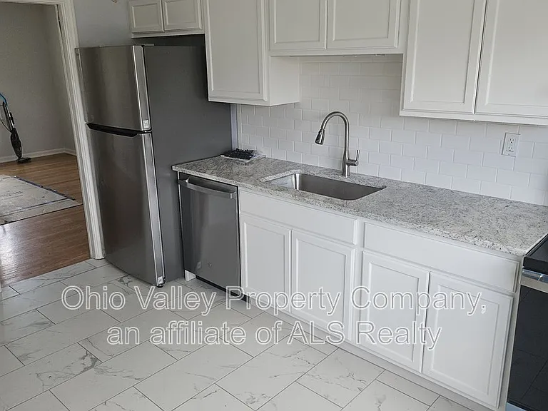 2915 Abigail Dr #1 — Photo 2