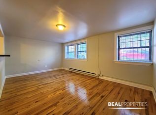 727 W Barry Ave, Chicago, IL 60657