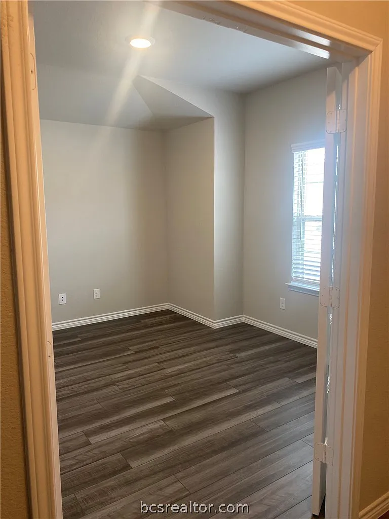 Building Photo - 1110 Kennesaw Dr