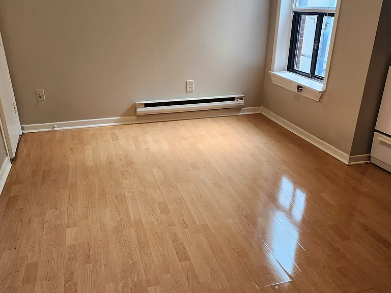 27 Hamilton St #202 — Photo 4