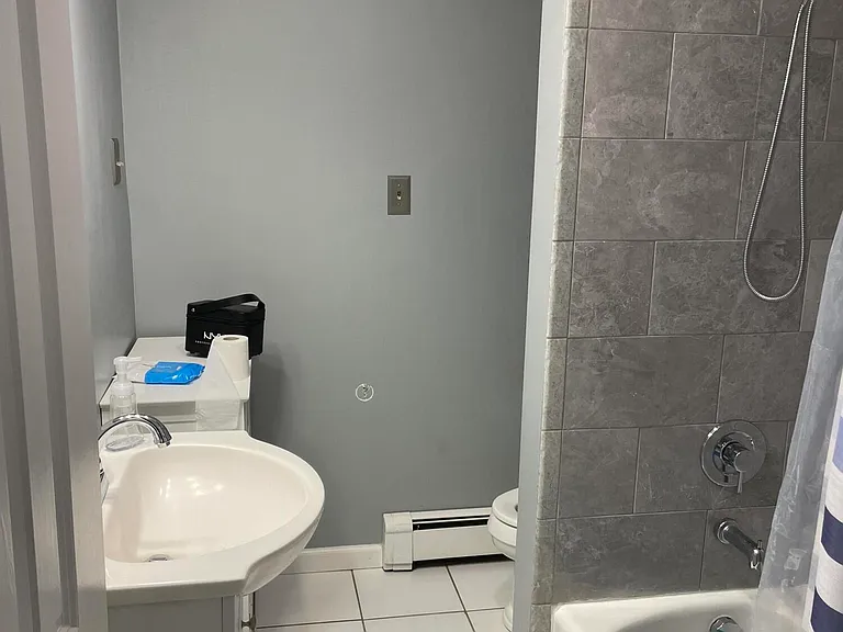 2 Phoenix Pkwy — Photo 8