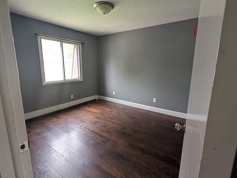 100 S 8th St #8 — Photo 3