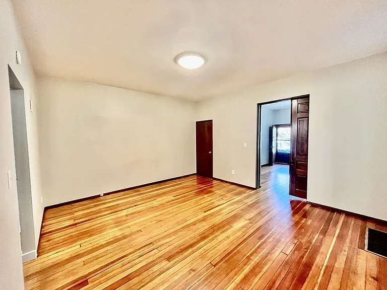 3220 Cherokee St — Photo 11