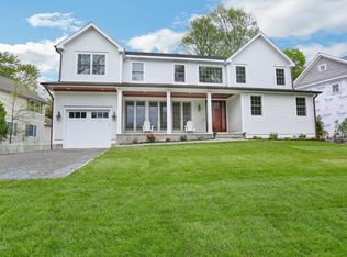39 N Ridge Rd, Old Greenwich, CT 06870