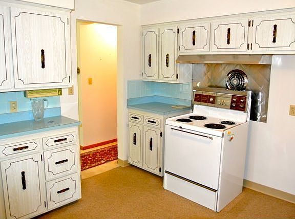 5th image of 3962 W 223rd St