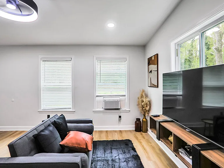 Beechwood Blvd SW — Photo 3