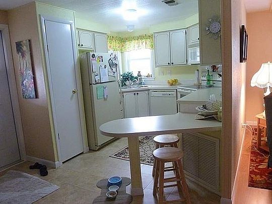 5th image of 109 Pine Pl