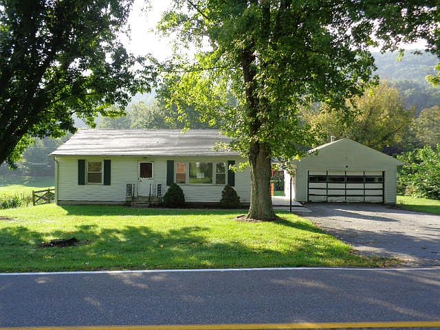 1st image of 3013 Winterberry Ave