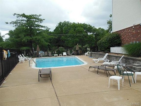 2nd image of 3115 Edwards Pl APT 202