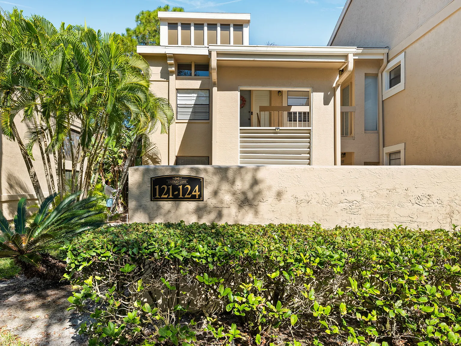 2 Bedroom Condo on East Lake Woodlands — Photo 2