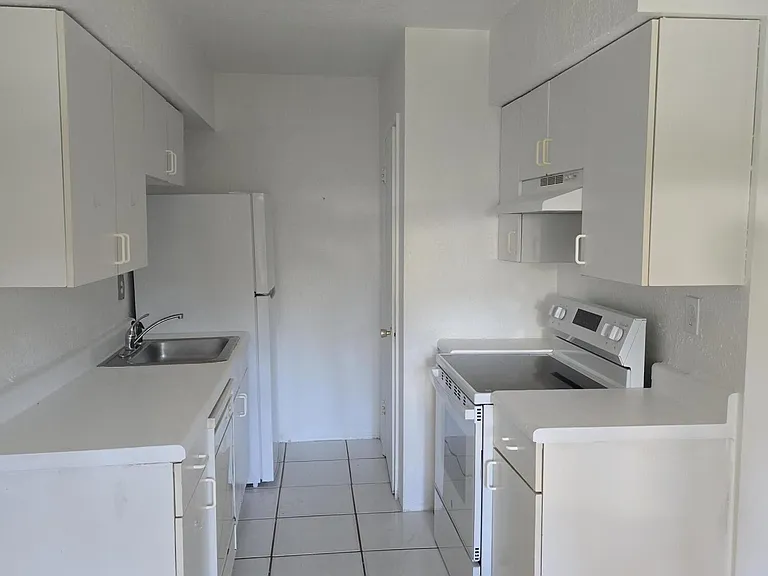 1448 Holly Heights Dr #3 — Photo 4