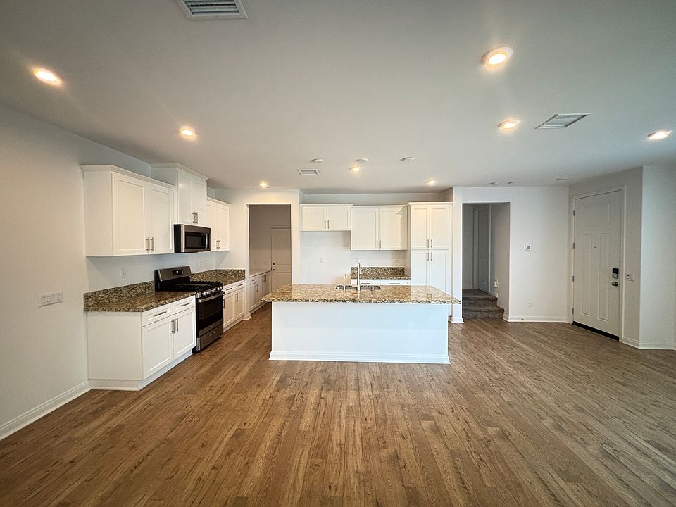 1st image of 5582 Siracusa Way