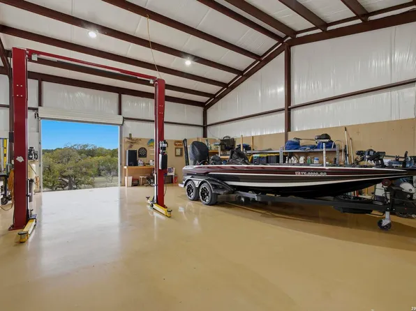 134 STALLION ESTATES DR, Spring Branch, TX 78070
