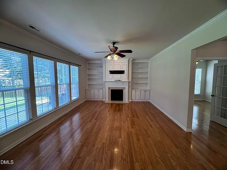 3303 Colorcott St — Photo 3