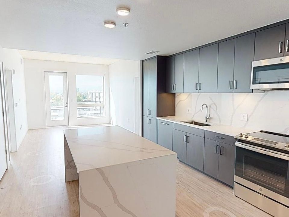 1st image of 3105 W 17th Ave #707