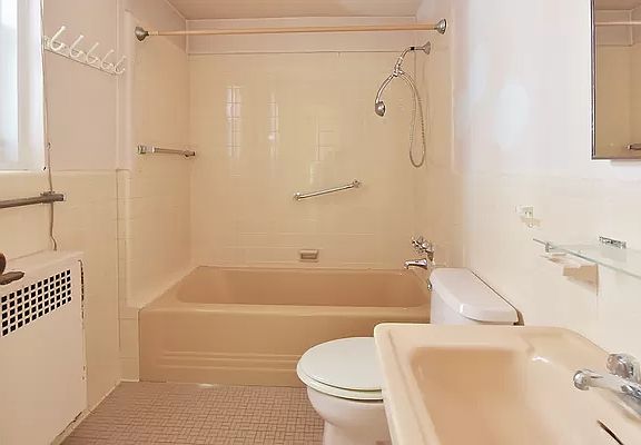 5th image of 120 Cabrini Blvd APT 32