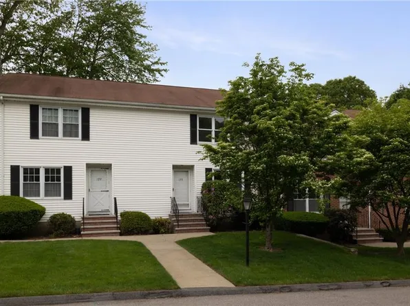 123 Forestwood Dr, North Providence, RI 02904