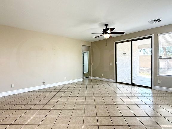 4th image of 533 E Trellis Rd