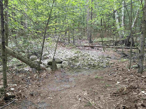 2nd image of 190 Circuit Road